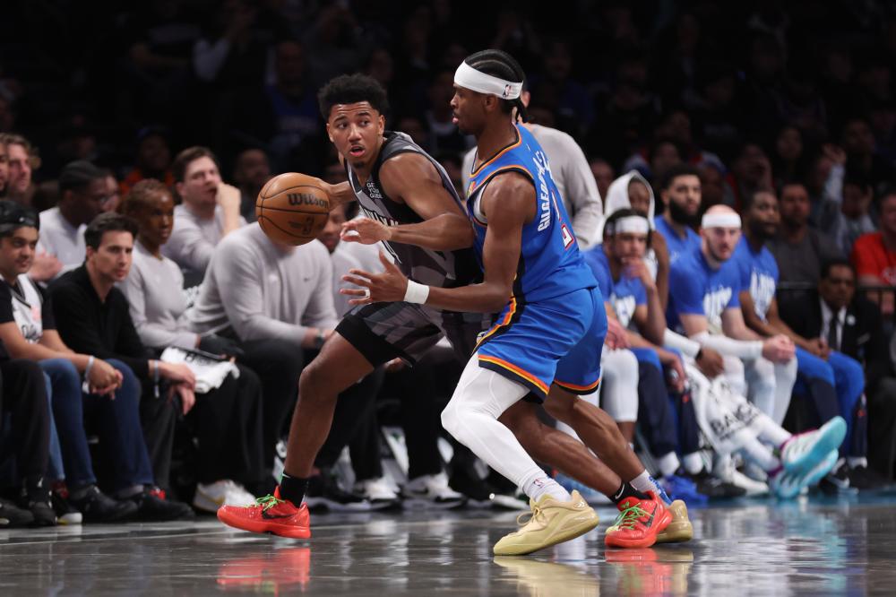 在攻防两端 在攻防两端